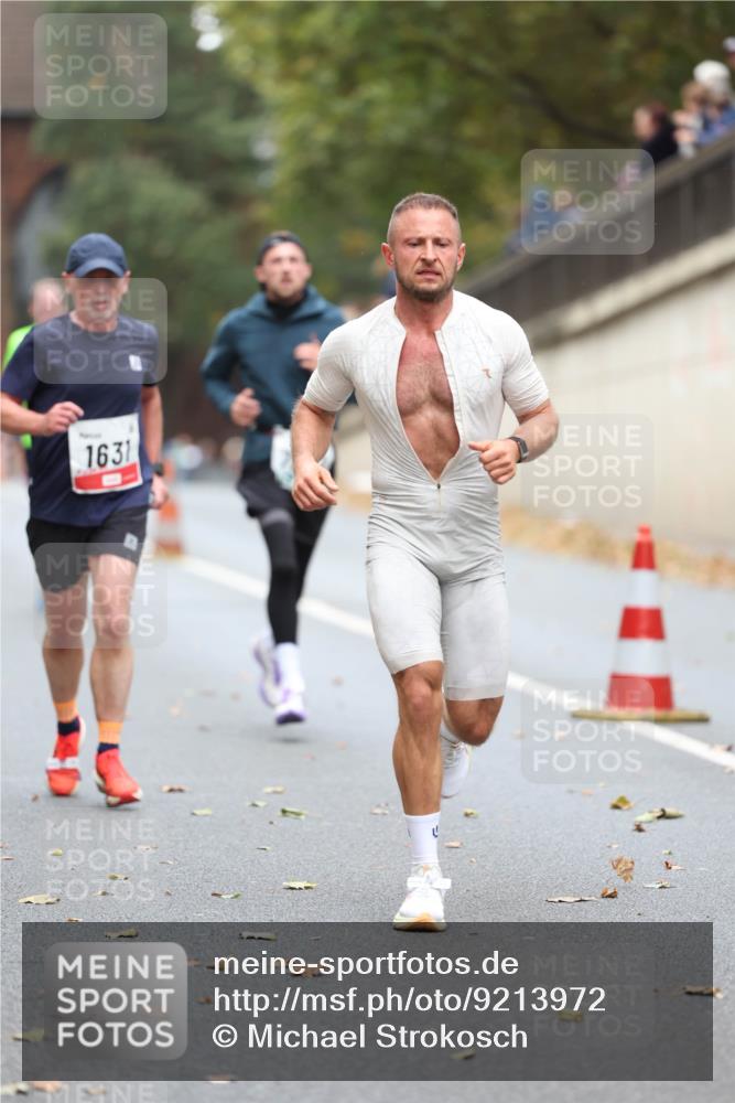05.10.2025 - 20. swb-Marathon Bremen Michael Strokosch http://msf.ph/oto/9213972 05.10.2025 12:31:40 Laufen 1631 meine-sportfotos.de