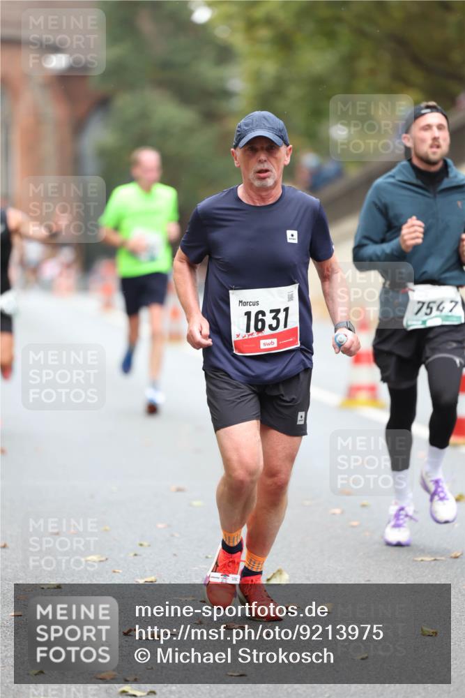 05.10.2025 - 20. swb-Marathon Bremen Michael Strokosch http://msf.ph/oto/9213975 05.10.2025 12:31:42 Laufen 1631, 7547 meine-sportfotos.de