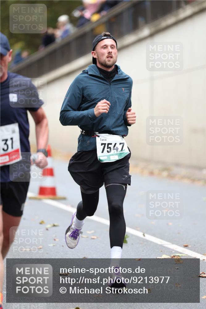 05.10.2025 - 20. swb-Marathon Bremen Michael Strokosch http://msf.ph/oto/9213977 05.10.2025 12:31:43 Laufen 31, 7547 meine-sportfotos.de
