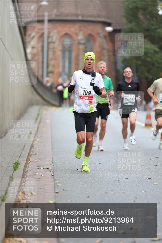 05.10.2025 - 20. swb-Marathon Bremen Michael Strokosch http://msf.ph/oto/9213984 05.10.2025 12:31:48 Laufen 4, 109, 7405 meine-sportfotos.de