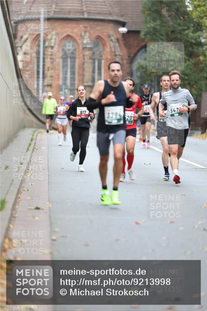 05.10.2025 - 20. swb-Marathon Bremen Michael Strokosch http://msf.ph/oto/9213998 05.10.2025 12:31:59 Laufen 9, 17, 547, 20 meine-sportfotos.de