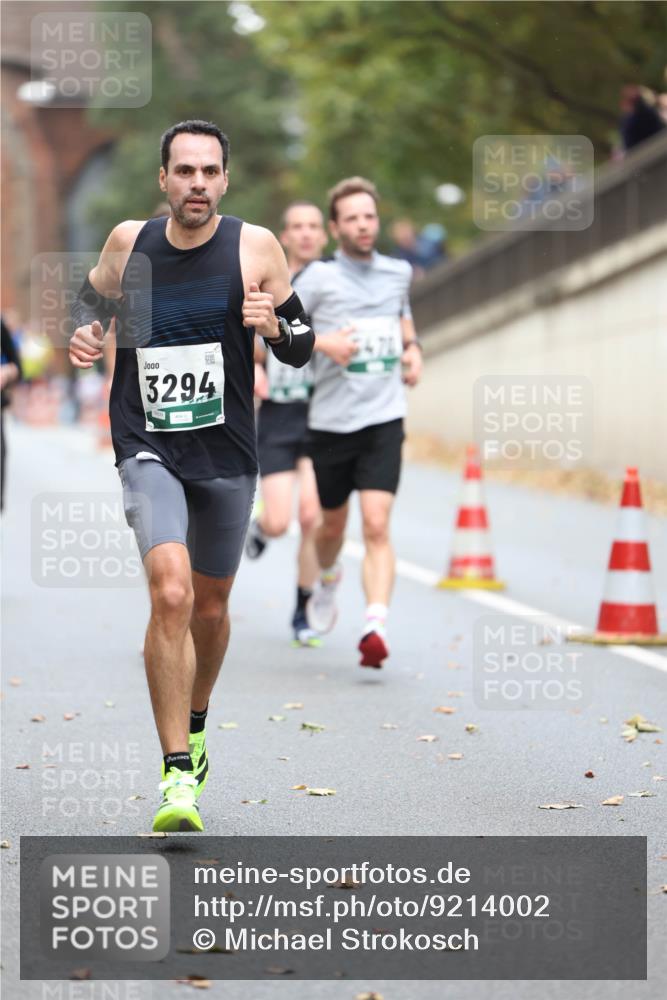 05.10.2025 - 20. swb-Marathon Bremen Michael Strokosch http://msf.ph/oto/9214002 05.10.2025 12:32:01 Laufen 3294 meine-sportfotos.de