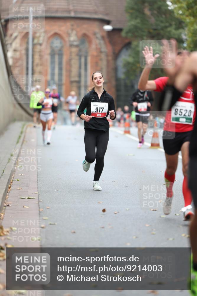 05.10.2025 - 20. swb-Marathon Bremen Michael Strokosch http://msf.ph/oto/9214003 05.10.2025 12:32:02 Laufen 917, 8520 meine-sportfotos.de