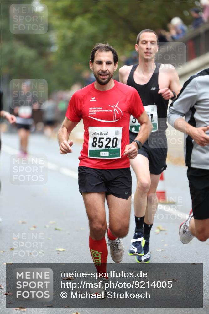 05.10.2025 - 20. swb-Marathon Bremen Michael Strokosch http://msf.ph/oto/9214005 05.10.2025 12:32:03 Laufen 8520 meine-sportfotos.de