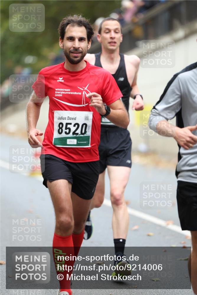 05.10.2025 - 20. swb-Marathon Bremen Michael Strokosch http://msf.ph/oto/9214006 05.10.2025 12:32:04 Laufen 8520 meine-sportfotos.de