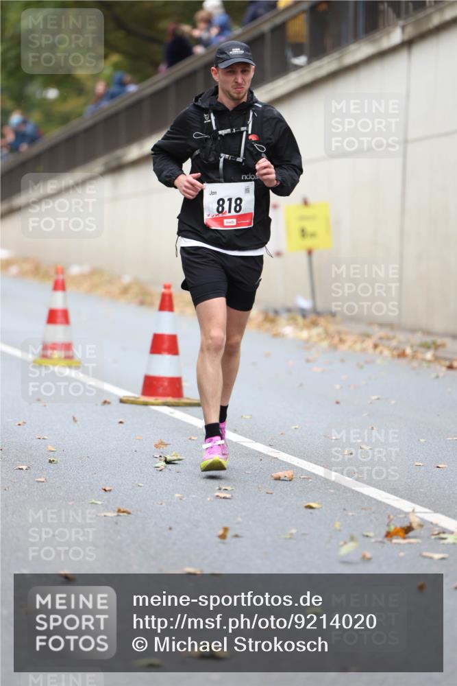 05.10.2025 - 20. swb-Marathon Bremen Michael Strokosch http://msf.ph/oto/9214020 05.10.2025 12:32:11 Laufen 8, 18 meine-sportfotos.de