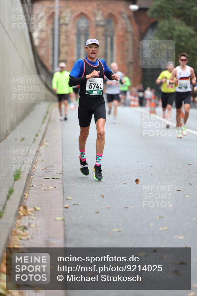 05.10.2025 - 20. swb-Marathon Bremen Michael Strokosch http://msf.ph/oto/9214025 05.10.2025 12:32:13 Laufen 5741 meine-sportfotos.de