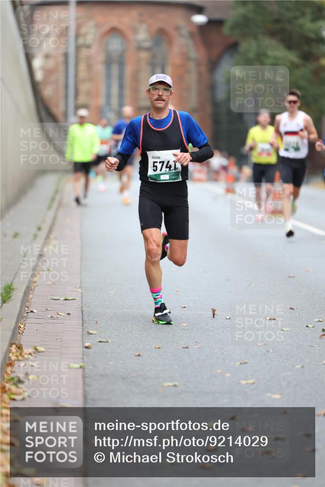 05.10.2025 - 20. swb-Marathon Bremen Michael Strokosch http://msf.ph/oto/9214029 05.10.2025 12:32:13 Laufen 5741 meine-sportfotos.de