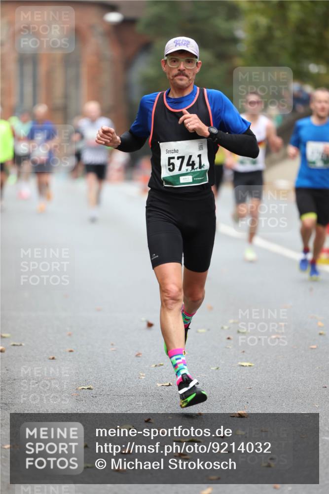 05.10.2025 - 20. swb-Marathon Bremen Michael Strokosch http://msf.ph/oto/9214032 05.10.2025 12:32:15 Laufen 5741 meine-sportfotos.de