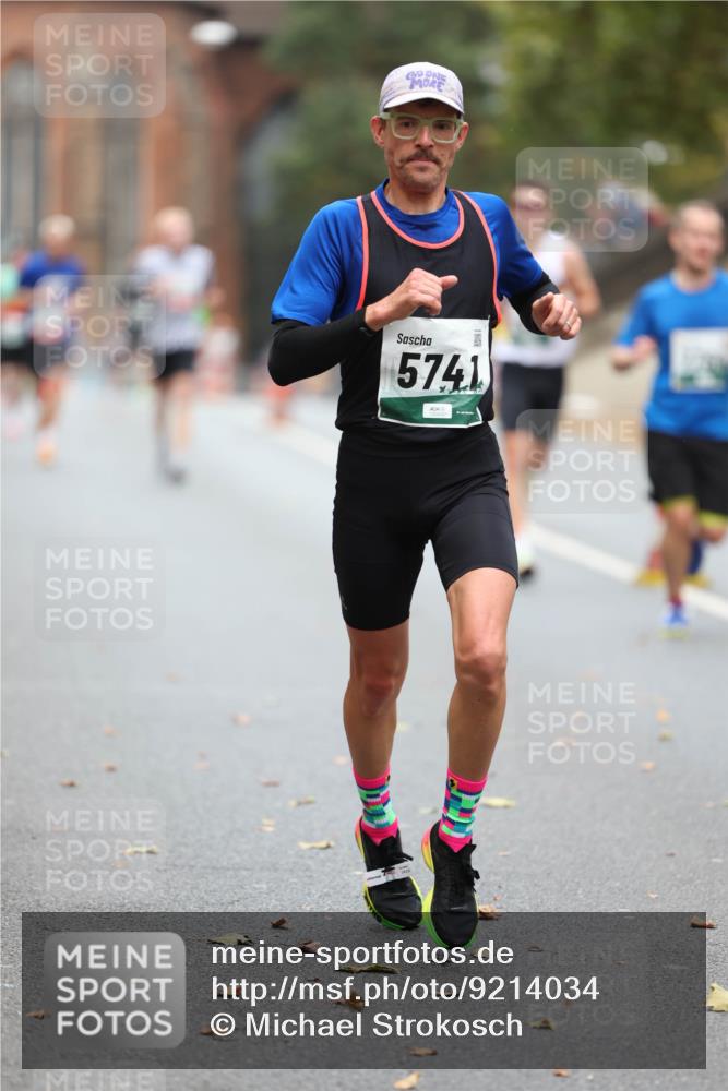05.10.2025 - 20. swb-Marathon Bremen Michael Strokosch http://msf.ph/oto/9214034 05.10.2025 12:32:15 Laufen 5741 meine-sportfotos.de
