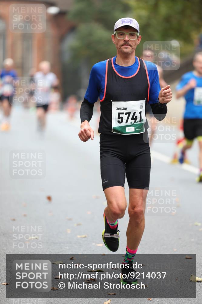 05.10.2025 - 20. swb-Marathon Bremen Michael Strokosch http://msf.ph/oto/9214037 05.10.2025 12:32:15 Laufen 5741 meine-sportfotos.de