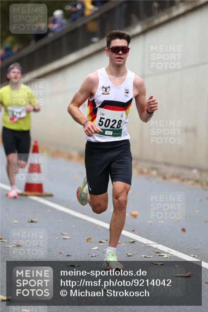 05.10.2025 - 20. swb-Marathon Bremen Michael Strokosch http://msf.ph/oto/9214042 05.10.2025 12:32:18 Laufen 5028 meine-sportfotos.de