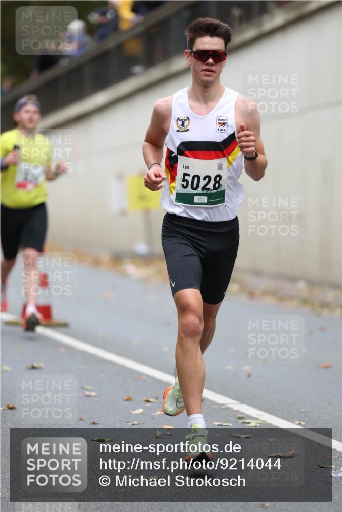 05.10.2025 - 20. swb-Marathon Bremen Michael Strokosch http://msf.ph/oto/9214044 05.10.2025 12:32:19 Laufen 5028 meine-sportfotos.de