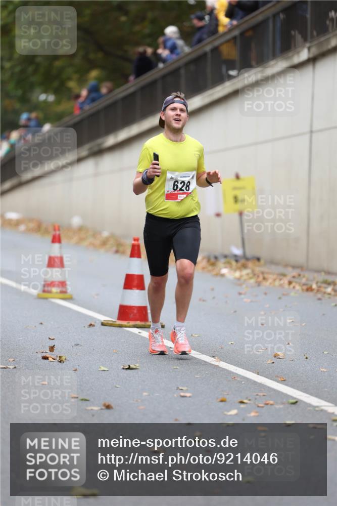 05.10.2025 - 20. swb-Marathon Bremen Michael Strokosch http://msf.ph/oto/9214046 05.10.2025 12:32:19 Laufen 628 meine-sportfotos.de