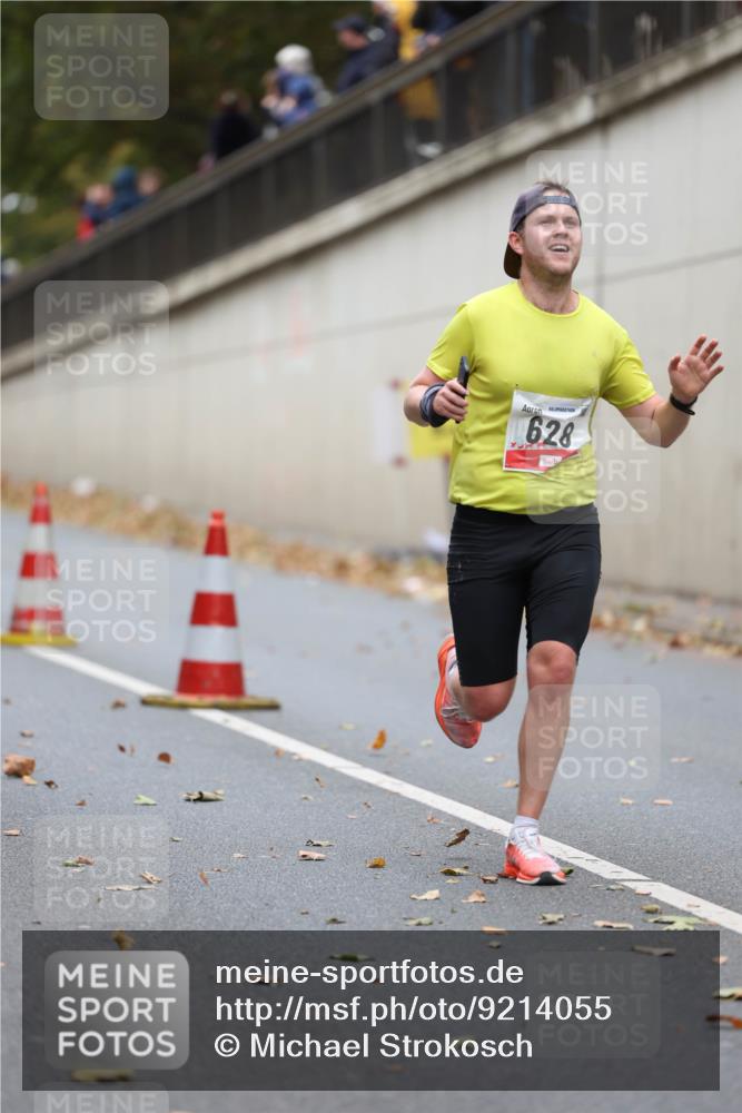 05.10.2025 - 20. swb-Marathon Bremen Michael Strokosch http://msf.ph/oto/9214055 05.10.2025 12:32:20 Laufen 628 meine-sportfotos.de