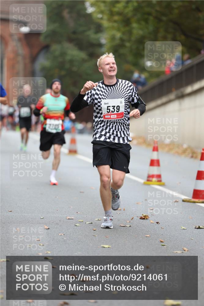 05.10.2025 - 20. swb-Marathon Bremen Michael Strokosch http://msf.ph/oto/9214061 05.10.2025 12:32:21 Laufen 539, 01269 meine-sportfotos.de