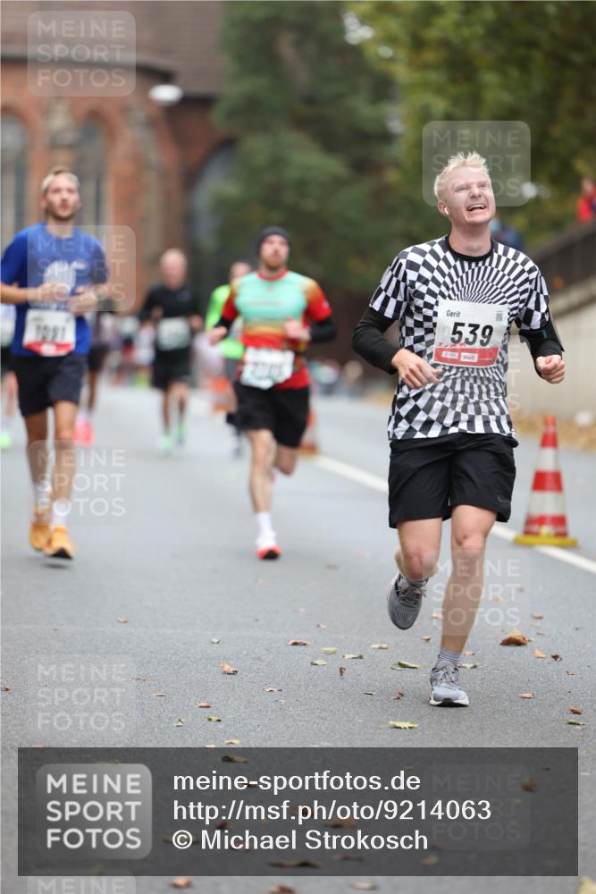 05.10.2025 - 20. swb-Marathon Bremen Michael Strokosch http://msf.ph/oto/9214063 05.10.2025 12:32:22 Laufen 1991, 539, 01269 meine-sportfotos.de