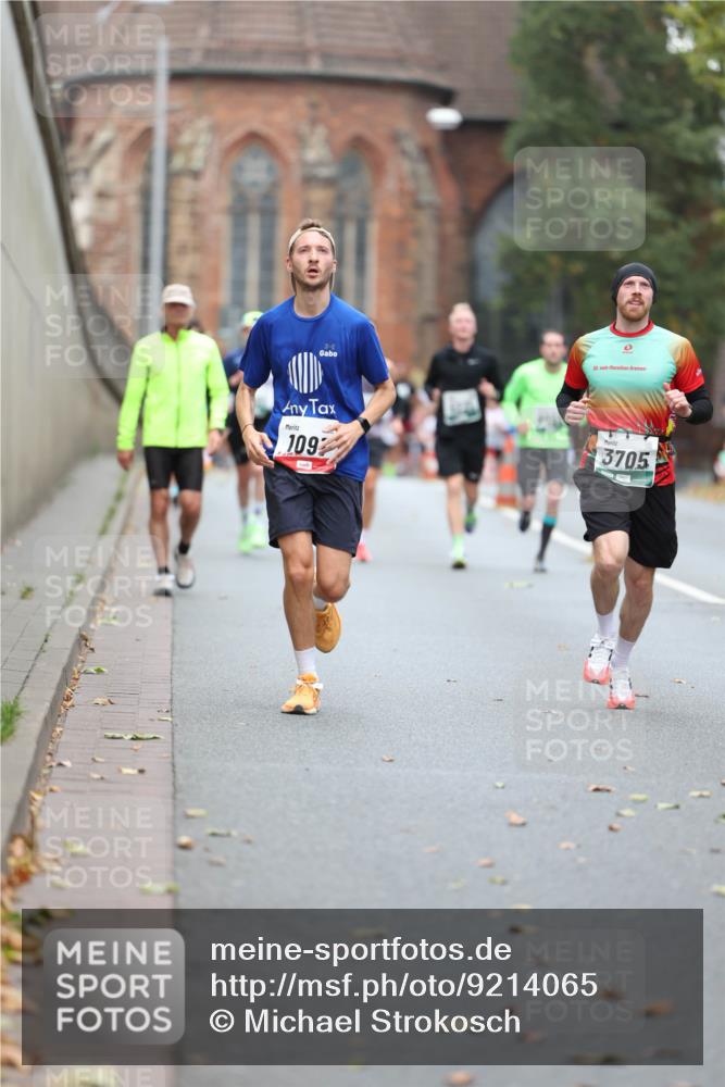 05.10.2025 - 20. swb-Marathon Bremen Michael Strokosch http://msf.ph/oto/9214065 05.10.2025 12:32:22 Laufen 109, 20, 3705 meine-sportfotos.de