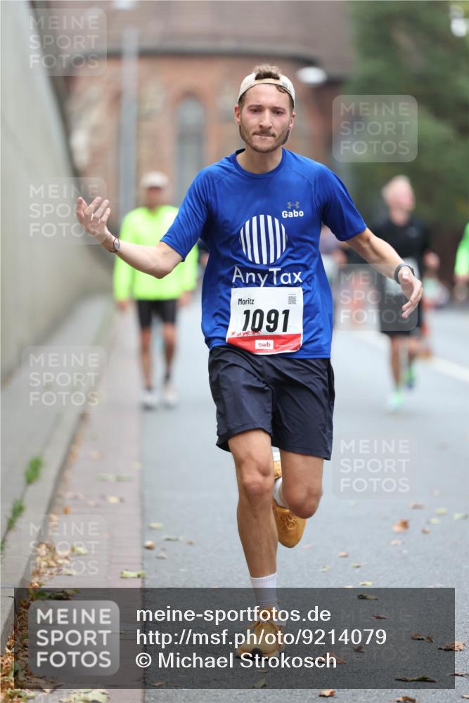 05.10.2025 - 20. swb-Marathon Bremen Michael Strokosch http://msf.ph/oto/9214079 05.10.2025 12:32:25 Laufen 1091 meine-sportfotos.de