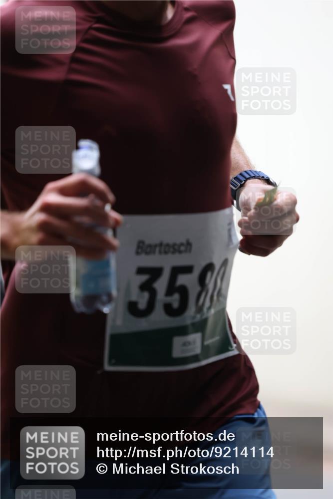 05.10.2025 - 20. swb-Marathon Bremen Michael Strokosch http://msf.ph/oto/9214114 05.10.2025 12:32:40 Laufen 35 meine-sportfotos.de
