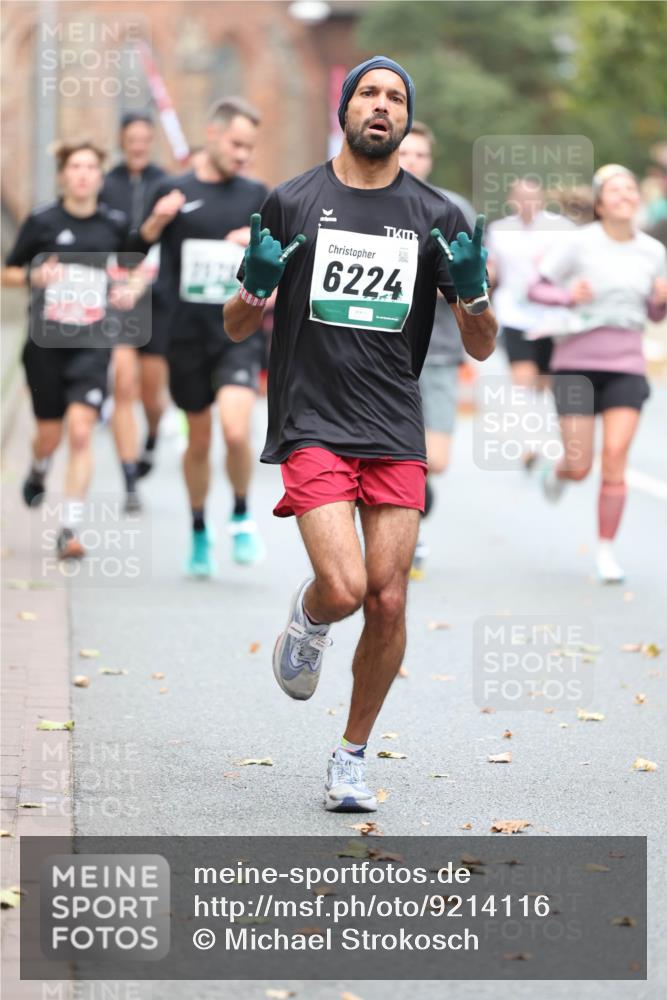 05.10.2025 - 20. swb-Marathon Bremen Michael Strokosch http://msf.ph/oto/9214116 05.10.2025 12:32:42 Laufen 6224 meine-sportfotos.de