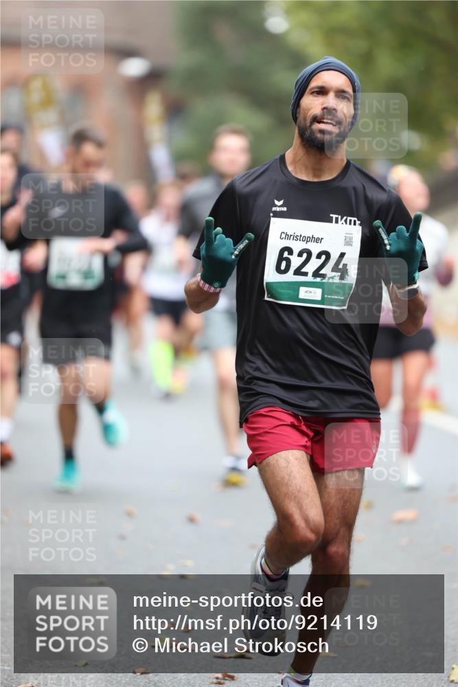 05.10.2025 - 20. swb-Marathon Bremen Michael Strokosch http://msf.ph/oto/9214119 05.10.2025 12:32:43 Laufen 6224 meine-sportfotos.de