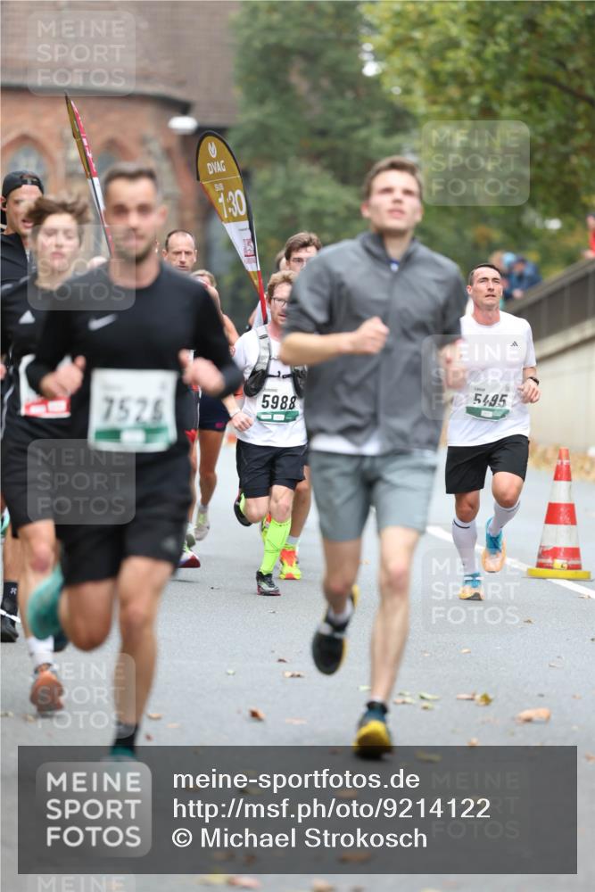 05.10.2025 - 20. swb-Marathon Bremen Michael Strokosch http://msf.ph/oto/9214122 05.10.2025 12:32:44 Laufen 7526, 1, 30, 5988, 5495 meine-sportfotos.de
