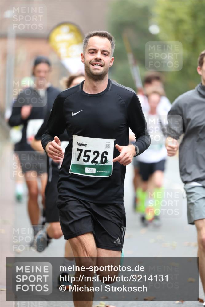 05.10.2025 - 20. swb-Marathon Bremen Michael Strokosch http://msf.ph/oto/9214131 05.10.2025 12:32:45 Laufen 7526 meine-sportfotos.de