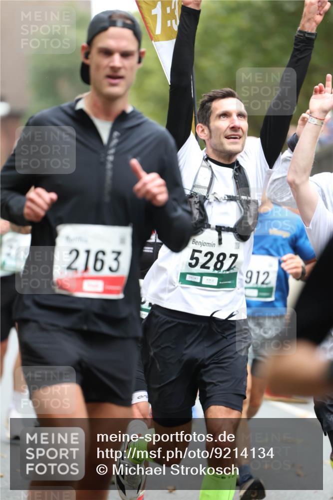 05.10.2025 - 20. swb-Marathon Bremen Michael Strokosch http://msf.ph/oto/9214134 05.10.2025 12:32:48 Laufen 2163, 5287, 912 meine-sportfotos.de