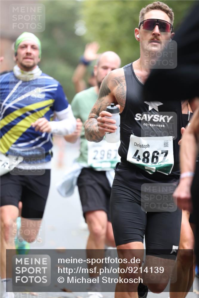 05.10.2025 - 20. swb-Marathon Bremen Michael Strokosch http://msf.ph/oto/9214139 05.10.2025 12:32:49 Laufen 2962, 4867 meine-sportfotos.de