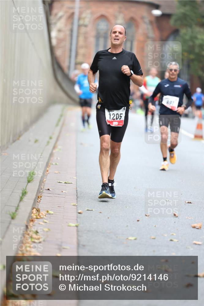 05.10.2025 - 20. swb-Marathon Bremen Michael Strokosch http://msf.ph/oto/9214146 05.10.2025 12:32:50 Laufen 1205 meine-sportfotos.de
