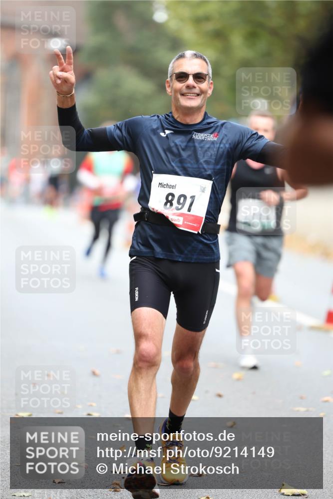 05.10.2025 - 20. swb-Marathon Bremen Michael Strokosch http://msf.ph/oto/9214149 05.10.2025 12:32:55 Laufen 891 meine-sportfotos.de