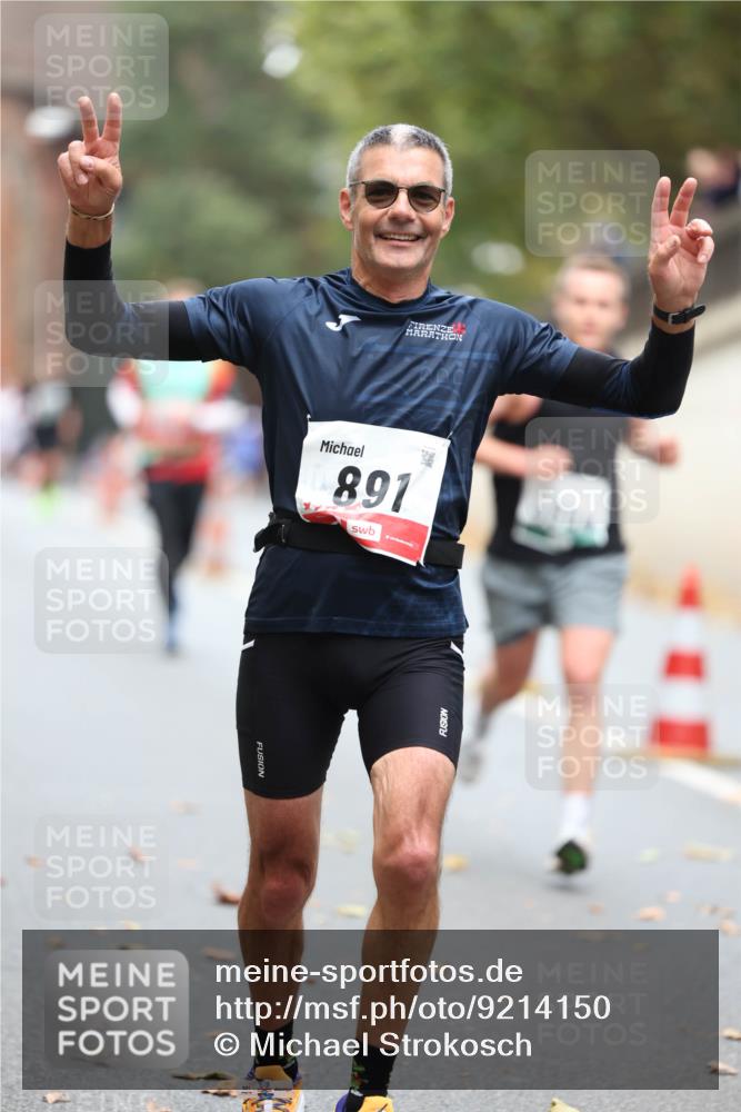 05.10.2025 - 20. swb-Marathon Bremen Michael Strokosch http://msf.ph/oto/9214150 05.10.2025 12:32:55 Laufen 891 meine-sportfotos.de