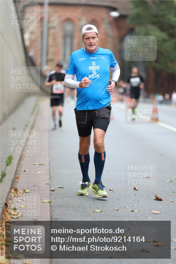 05.10.2025 - 20. swb-Marathon Bremen Michael Strokosch http://msf.ph/oto/9214164 05.10.2025 12:32:59 Laufen  meine-sportfotos.de