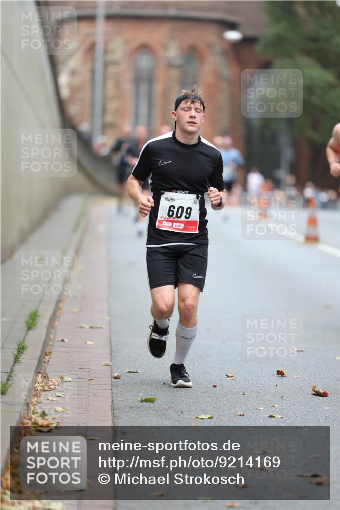 05.10.2025 - 20. swb-Marathon Bremen Michael Strokosch http://msf.ph/oto/9214169 05.10.2025 12:33:05 Laufen 609, 01627 meine-sportfotos.de