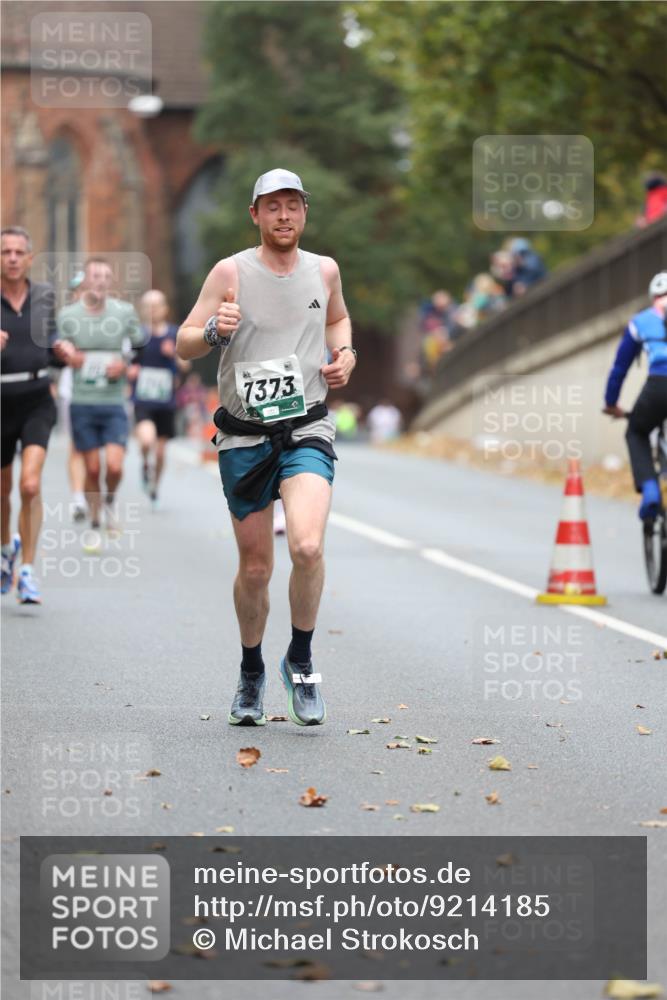 05.10.2025 - 20. swb-Marathon Bremen Michael Strokosch http://msf.ph/oto/9214185 05.10.2025 12:33:10 Laufen 7373 meine-sportfotos.de