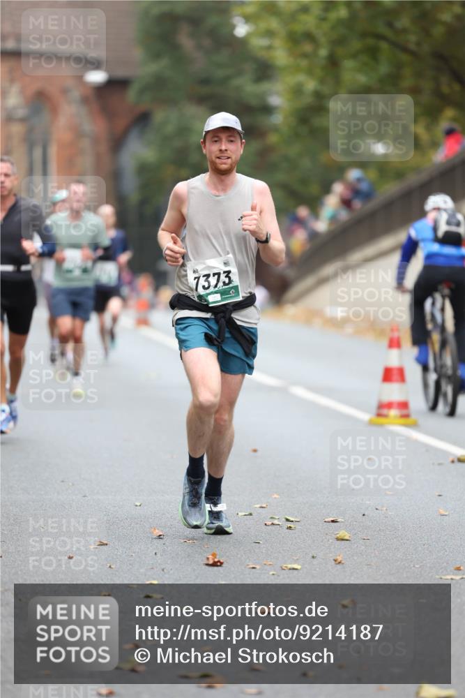 05.10.2025 - 20. swb-Marathon Bremen Michael Strokosch http://msf.ph/oto/9214187 05.10.2025 12:33:10 Laufen 7373 meine-sportfotos.de