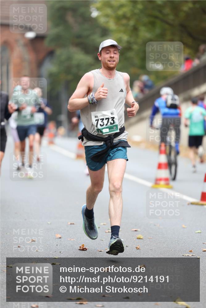 05.10.2025 - 20. swb-Marathon Bremen Michael Strokosch http://msf.ph/oto/9214191 05.10.2025 12:33:10 Laufen 7373 meine-sportfotos.de