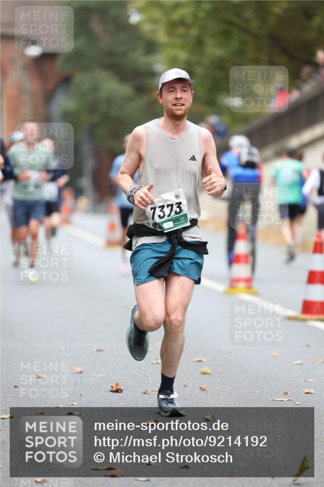 05.10.2025 - 20. swb-Marathon Bremen Michael Strokosch http://msf.ph/oto/9214192 05.10.2025 12:33:11 Laufen 7373 meine-sportfotos.de
