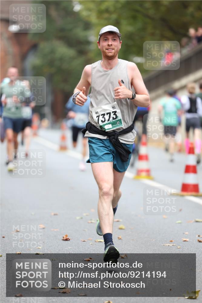 05.10.2025 - 20. swb-Marathon Bremen Michael Strokosch http://msf.ph/oto/9214194 05.10.2025 12:33:11 Laufen 7373 meine-sportfotos.de