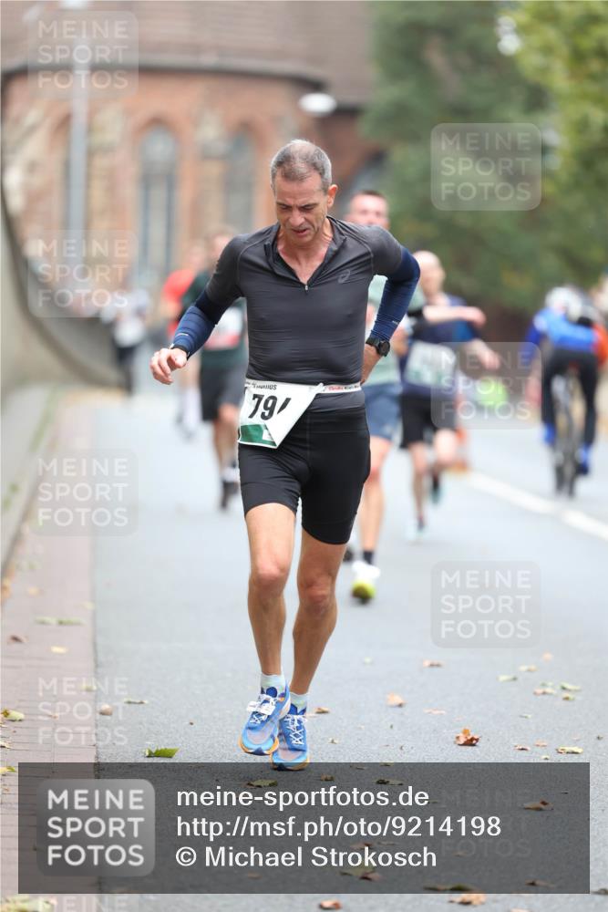 05.10.2025 - 20. swb-Marathon Bremen Michael Strokosch http://msf.ph/oto/9214198 05.10.2025 12:33:13 Laufen 79 meine-sportfotos.de