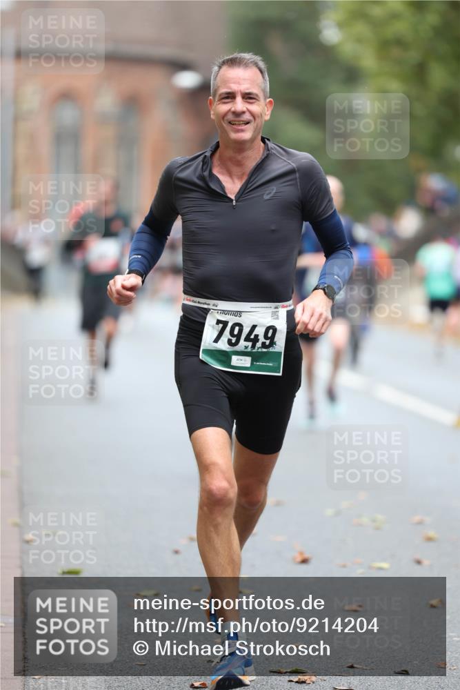05.10.2025 - 20. swb-Marathon Bremen Michael Strokosch http://msf.ph/oto/9214204 05.10.2025 12:33:13 Laufen 7949 meine-sportfotos.de
