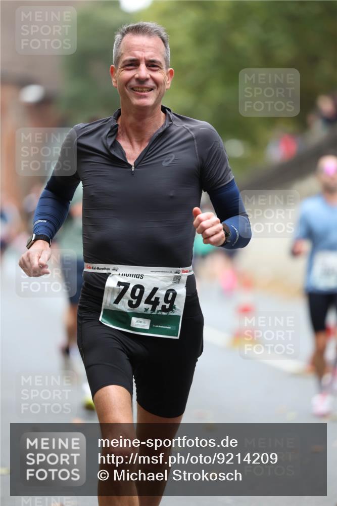 05.10.2025 - 20. swb-Marathon Bremen Michael Strokosch http://msf.ph/oto/9214209 05.10.2025 12:33:14 Laufen 7949 meine-sportfotos.de