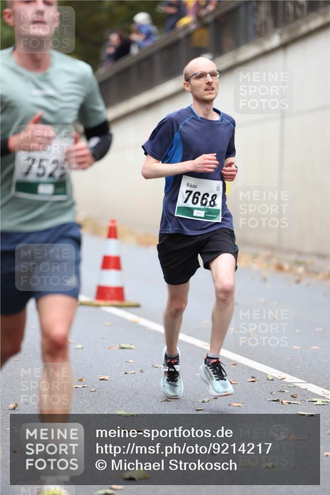 05.10.2025 - 20. swb-Marathon Bremen Michael Strokosch http://msf.ph/oto/9214217 05.10.2025 12:33:16 Laufen 752, 7668 meine-sportfotos.de