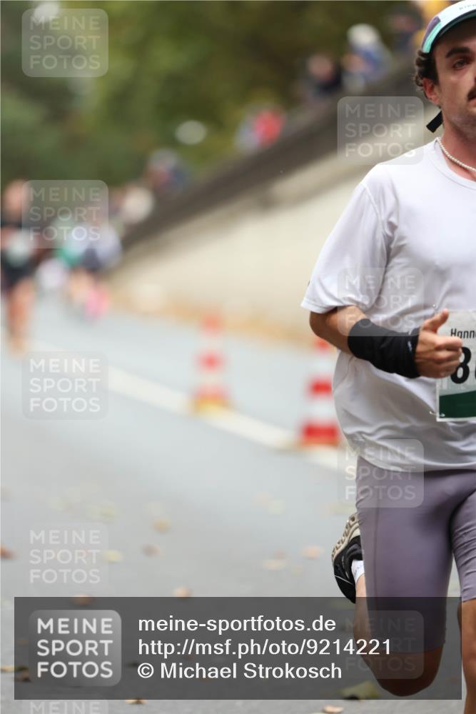 05.10.2025 - 20. swb-Marathon Bremen Michael Strokosch http://msf.ph/oto/9214221 05.10.2025 12:33:17 Laufen  meine-sportfotos.de