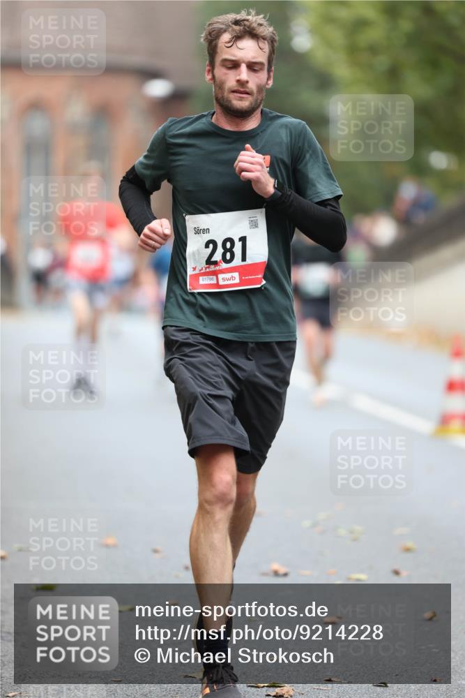 05.10.2025 - 20. swb-Marathon Bremen Michael Strokosch http://msf.ph/oto/9214228 05.10.2025 12:33:19 Laufen 281, 01786 meine-sportfotos.de