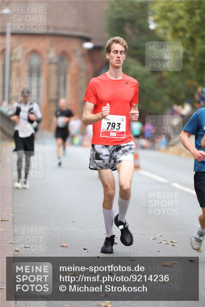 05.10.2025 - 20. swb-Marathon Bremen Michael Strokosch http://msf.ph/oto/9214236 05.10.2025 12:33:25 Laufen 793 meine-sportfotos.de