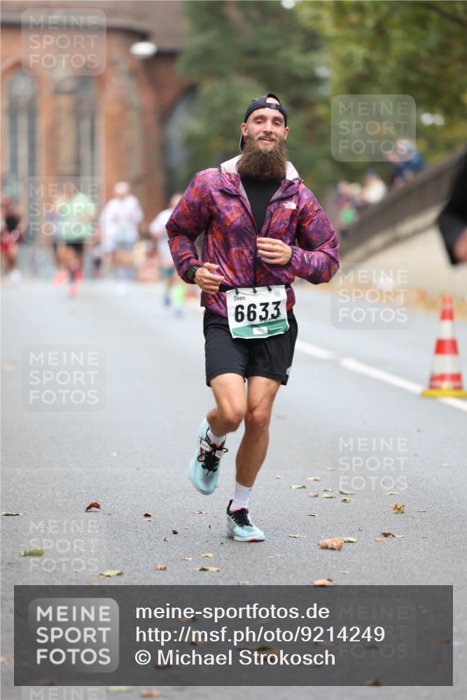 05.10.2025 - 20. swb-Marathon Bremen Michael Strokosch http://msf.ph/oto/9214249 05.10.2025 12:33:37 Laufen 6633 meine-sportfotos.de