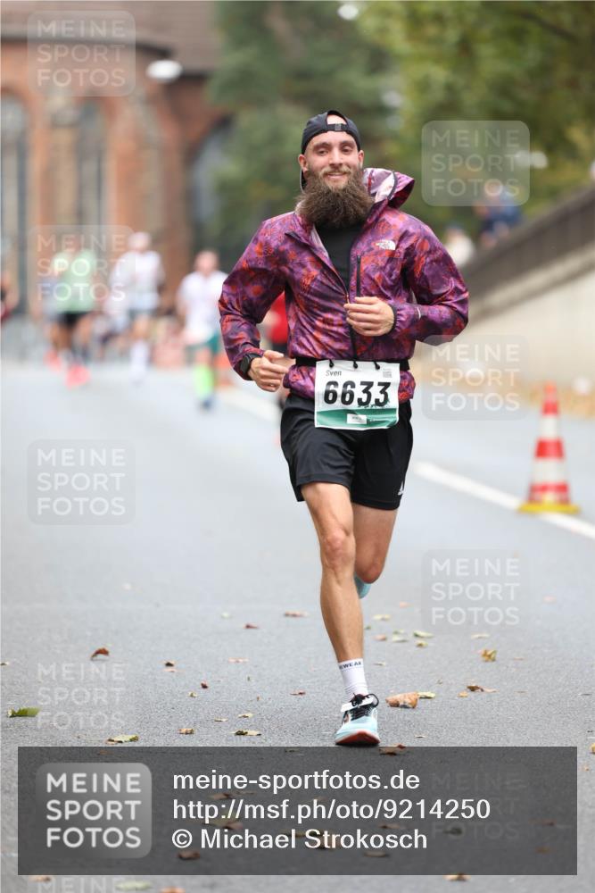 05.10.2025 - 20. swb-Marathon Bremen Michael Strokosch http://msf.ph/oto/9214250 05.10.2025 12:33:37 Laufen 6633 meine-sportfotos.de