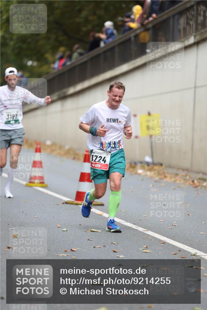 05.10.2025 - 20. swb-Marathon Bremen Michael Strokosch http://msf.ph/oto/9214255 05.10.2025 12:33:48 Laufen 3197, 1724 meine-sportfotos.de